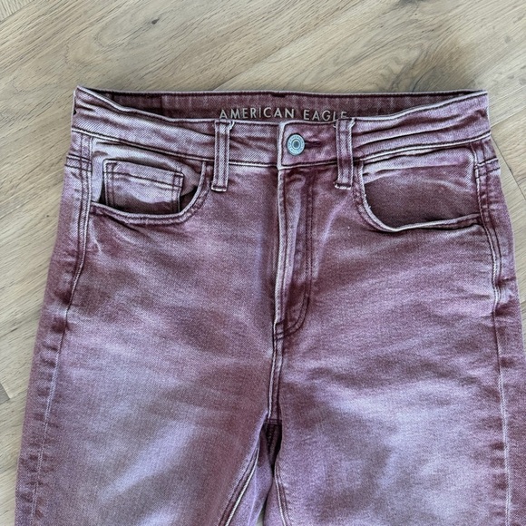 American Eagle Outfitters High-Rise Ripped Jeans – Faded Red / Maroon – Size 4 - Picture 2 of 11